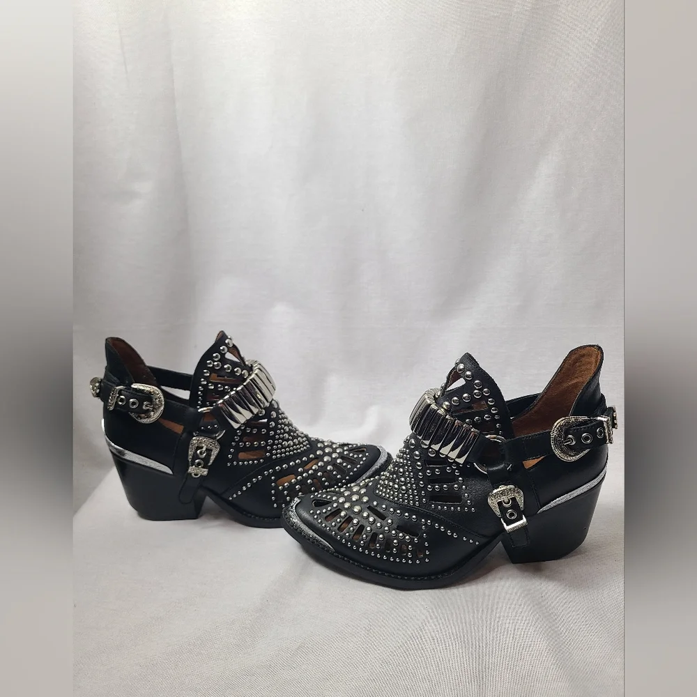 Jeffrey Campbell Calhoun Ankle Boot Black Silver Metal Studded Leather Sz 6 - Picture 1 of 11